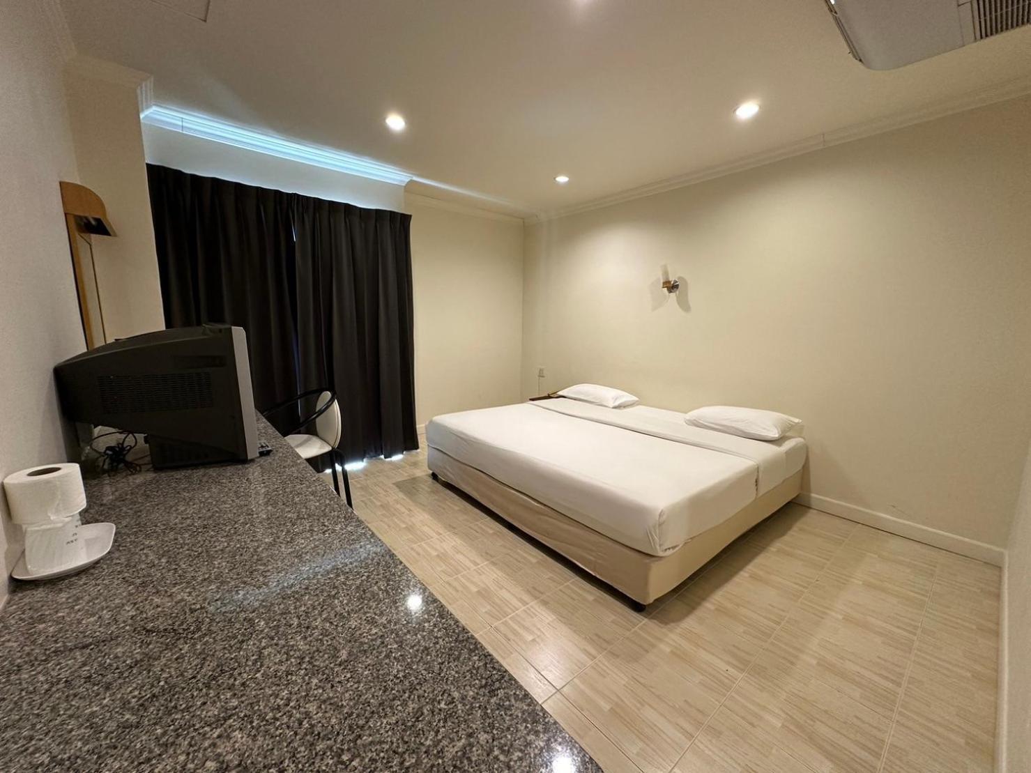 Rattana View Hotell Phitsanulok Exteriör bild