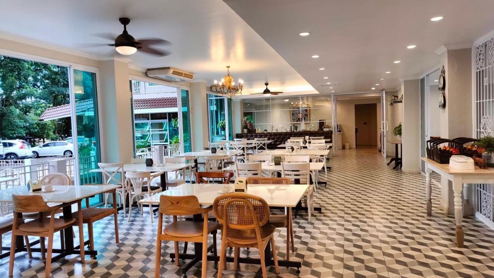 Rattana View Hotell Phitsanulok Exteriör bild